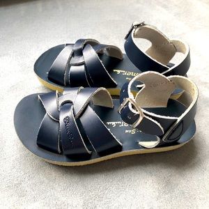 *Like New* Toddler Saltwater Sandals, Navy Blue
